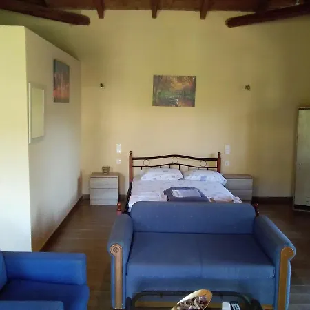 Lodge Alepetroupes Artemisía
